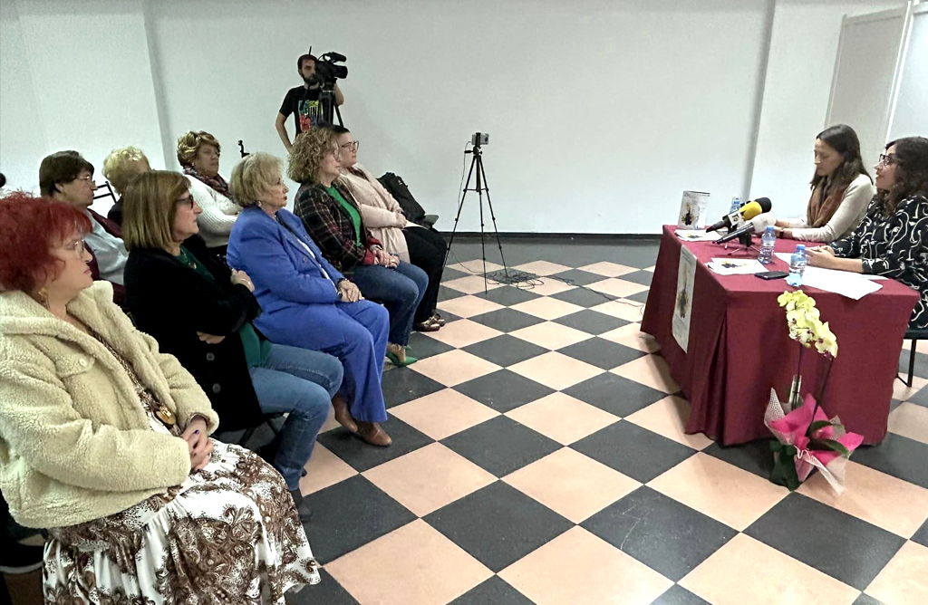 Una charla inicia los actos con motivo del Día Internacional de la Eliminación de la Violencia contra la Mujer